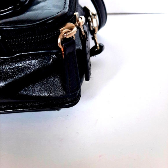 Diverso Leather Crossbody Bag - Picture 5 of 11